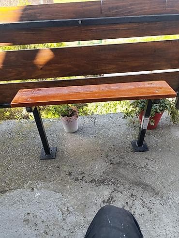 Drvena klupa za terasu/baštu sa metalnim stalkama - Sedište: masivna