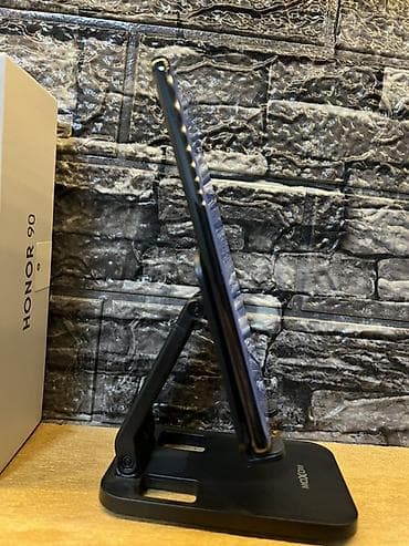 Car Electronics: HONOR 90 – 12 GB RAM + 512 GB ROM - Ekran: 6.7" AMOLED, rezolucija — 6