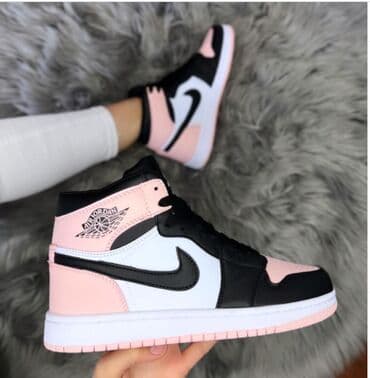 replay is more patike: Jordan air 1 duboke jordanke

Novo
Brojevi 36 do 40 — 8