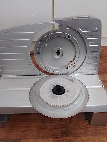 moj prvi tablet: Mesoreznica je potpuno ispravna, u odlicnom je stanju sa sitnim — 7