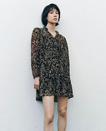 Zara 
Nova haljina vel M