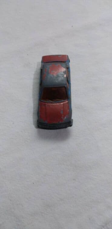 oc sa prevodom: Mehanotehnika Peugeot 305 oko dosta izgreban — 2