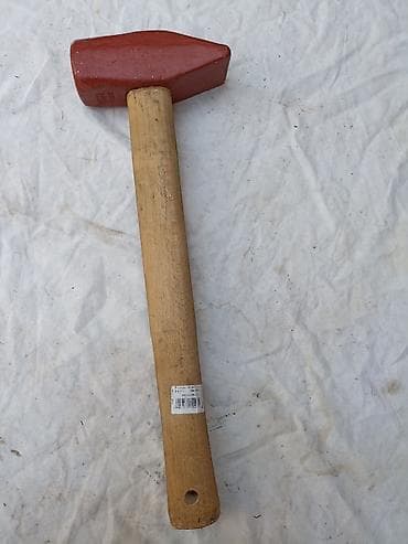 Čekić -macola 3 kg,nasadjena,sve kao na slici, šaljem brzom poštom na lalafo.rs Čekić -macola 3 kg,nasadjena,sve kao na slici, šaljem brzom poštom