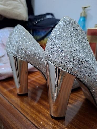 guess salonke: SKROZ NOVE SALONKE BROJ 39,NOV MODEL SA DEBLJOM STIKLOM,VEOMA — 8