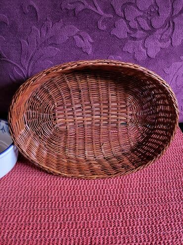delimano servis beograd: Porcelanska nova cinija-posuda sa korpom. Visina. 6cm. Duzina — 8