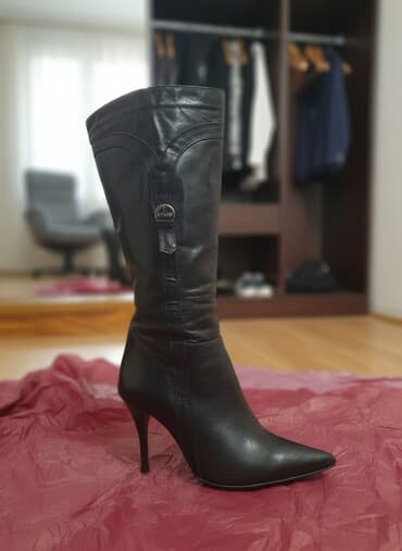 High boots, 36