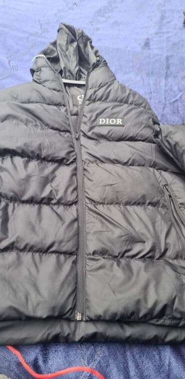 dior prsluk: Nike M
Dior xl 2xl
3500 — 3