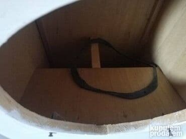 Audio: -basovi 10 inca; 130w; 8 oma ispravni, vesanja za zamenu=70e/par — 9