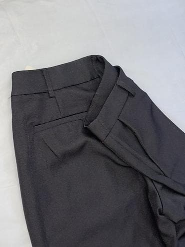 obuca simic: Elegantne ženske pantalone – crna boja - Kroj: klasičan, ravan kroj — 2