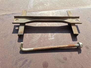osigurac za instrument tablu: Drzac akumulatora Lada 21213,21214 Niva. Polovno, ocuvano. Skinuto sa — 1