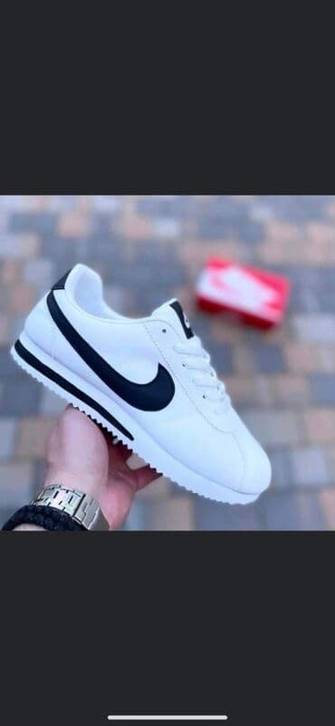 djak patike do 3000: Patike, veličina - 42 — 4