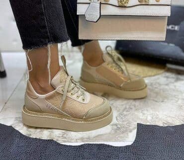 espadrile 37: 37.39.
4000 — 1