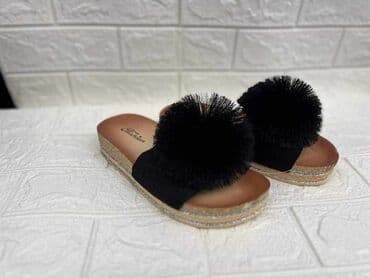 crocs zenske klompe: 36-40
1600 din
Roba sa kosova — 2