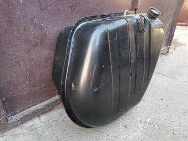 sijalice za traktor: Rezervoar Lada 7 Riva. Polovno, ocuvano. Skinuto sa rastavljenog — 6