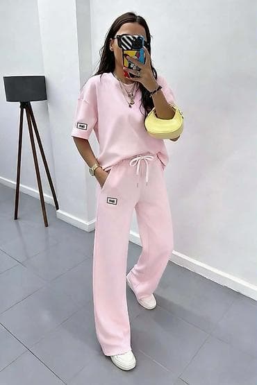 Kućna odeća: Kompleti
Cena 3600
Uni vel.
V30 — 6