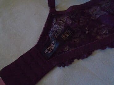 brushalter sa prednjim kopcanjem: Victoria's Secret push up brushalter, naznačene veličine 36B — 2