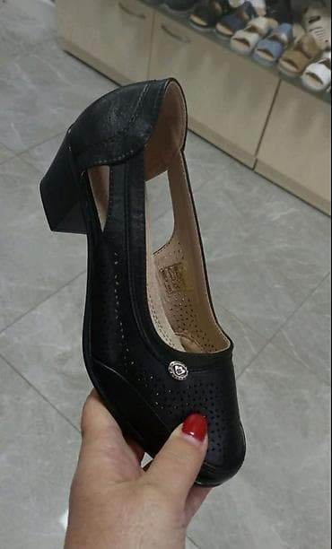 baletanke kozne udobne: Ženske poluotvorene salonke na stabilnu blok petu sa dekorativnim — 4