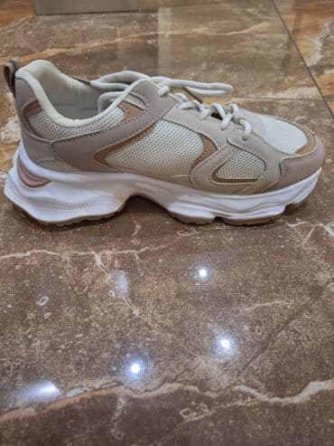 zara jakne zenske sa krznom: Patike, Reserved, veličina - 40 — 1