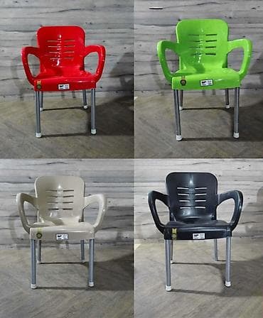 Sofe i kaučevi: Plastične stolice sa naslonima za ruke – više boja - Materijal — 1