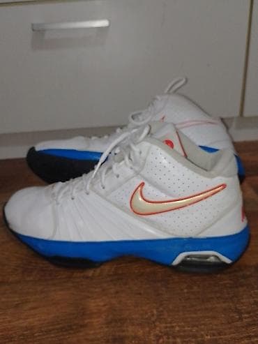 adidas gumene patike: Nike košarkaške patike – beli gornjište sa plavo‑crnim đonom i — 6