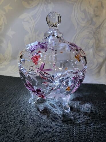 Sweatpants: Nova bombonijera. Bombonijera nova,sve na njoj odsjaj od svetla — 3