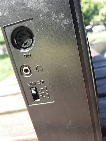 otkup pojacala: Grundig rr325.
ispravan radiokasetofon.
-radi i kaseta. fixno 25e — 2