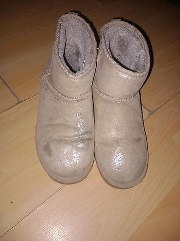 polovna kolica za bebe: Kratke zimske čizme/uggs u bež boji. - Model: niske, do članka - — 1