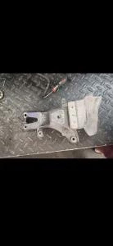 cena automobila: AUDI A6 A7 NOSAC MOTORA STOPA 4G0199308E | Audi vw delovi zemun — 2