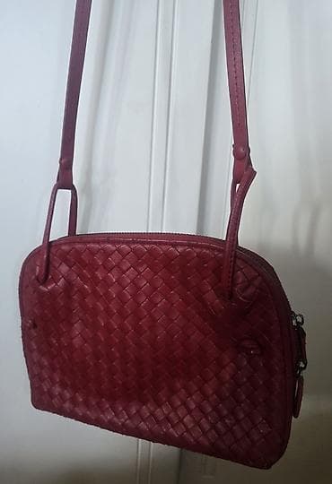 Muška odeća: Bottega Veneta Nodini crvena kozna torba sa dugačkim kaišem. Crossbody — 6