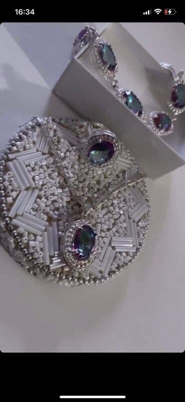 srebrni komplet nakita: Kompleti nakita
Cena 1500din — 6