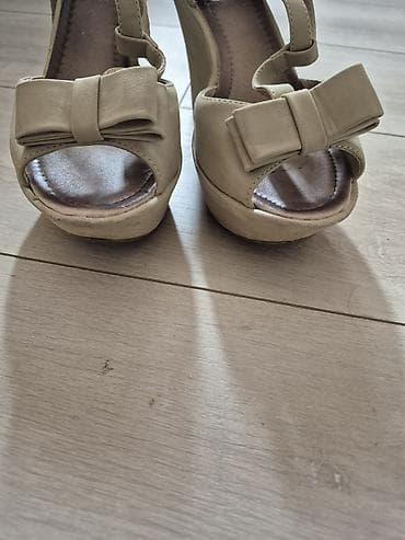 gumene sandale zenske: Bež ženske sandale na punu petu - Model: otvoreni prsti, platforma i — 4