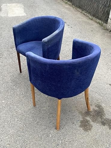 vitorog fotelje na razvlačenje: Dve tapacirane klub/fotelje u plavoj boji. - Tip: polukružne klub — 2