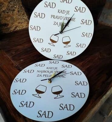 slavske stolice: Zidni sat — 1
