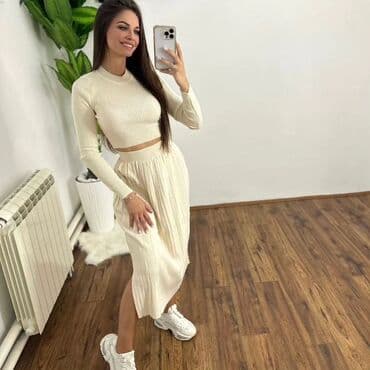 zenski kompleti za punije dame: Kompleti 2700din
s m l xl — 6