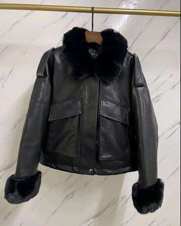 ellesse jakne cena: Cena 4000
(Uni vel) — 1