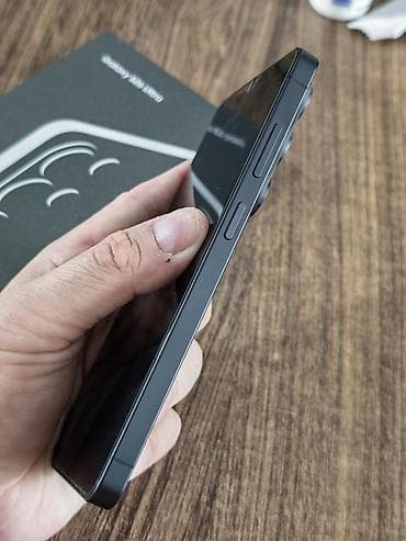 polovne masine za vez: Samsung Galaxy S26 Ultra – crna boja - Ekran: veliki AMOLED displej — 10