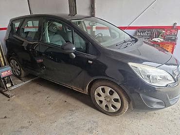 pumpa za gorivo golf 2 1.6 benzin: OPEL MERIVA 1.7 2011. GOD. - KOMPLETAN AUTO U DELOVIMA | 1.7cdti — 3