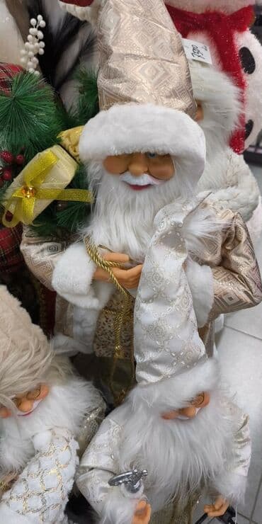 Textile: Deda mraz 1m 8500din (na slici gde su svi gledate samo gornji red) — 2