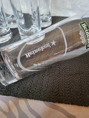 vitrine retro: Case nove,vintaz Heineken. Case Heineken bez ostecenja,sve na njima — 9