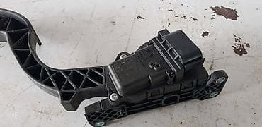 Car Interior Parts: PAPUCA GASA ZA FORD FOCUS — 1