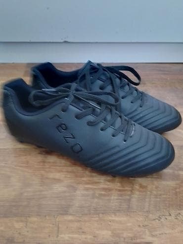 Sport i razonoda: Kopacke broj 42 i stitnici su u perfektnom stanju, doneseni su iz — 5