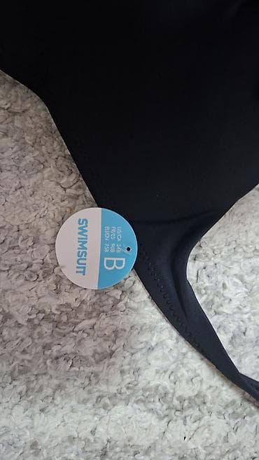 stvari za maturu: Jednodelni kupaći kostim – crni, asimetrični - Model: jednodelni sa — 1