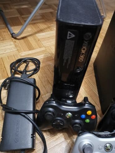 Kitchen Appliances: AKCIJA! POVOLJNO! Prodajem Xbox 360 slim i fat crni jusper. Slim — 4