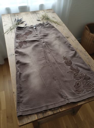 M, Maksi, bоја - Braon