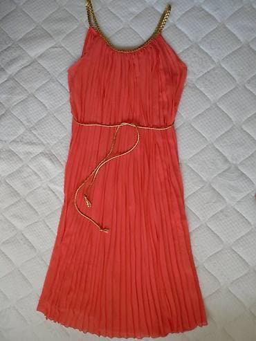 north face kapa: Duga plisirana haljina koralne boje, odgovara velicini od M do XL jer — 1