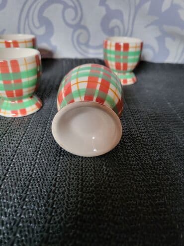 set za farbanje jaja: Postolja nova za kuvana jaja 70,80te. Postolja komada 6 u — 8