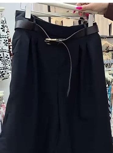 Šortsevi, Bermude: Crne bermude sa pojasom - Model: elegantne ženske bermude, visoki — 2