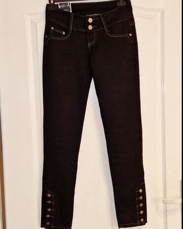 pantalone elipsa: Farmerke. novo. italijanske!
Vel. 27
savrsen model — 1