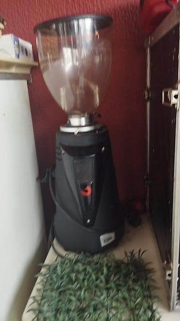 univerzalne nogice za tv: Na prodaju profesionalni vrlo kvalitetni kafemat CBC Royal model — 5