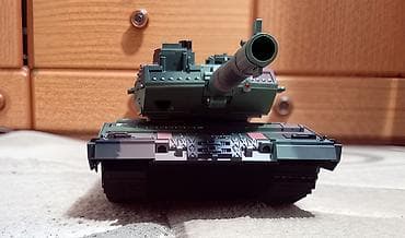 igracka koja prica bajke: Nov RC tenk može da ispaljuje gel kuglice i tom prilikom se pali — 5